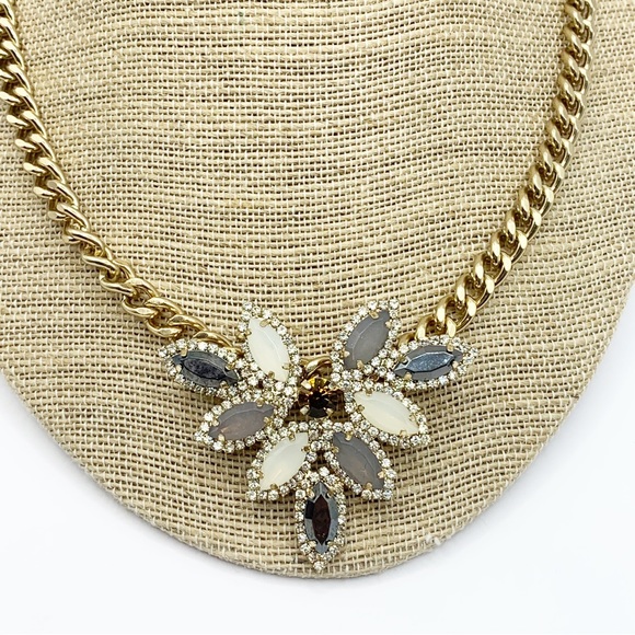 Cara NY sparkling marquis rhinestone flower chunky gold chain statement necklace - Picture 3 of 11